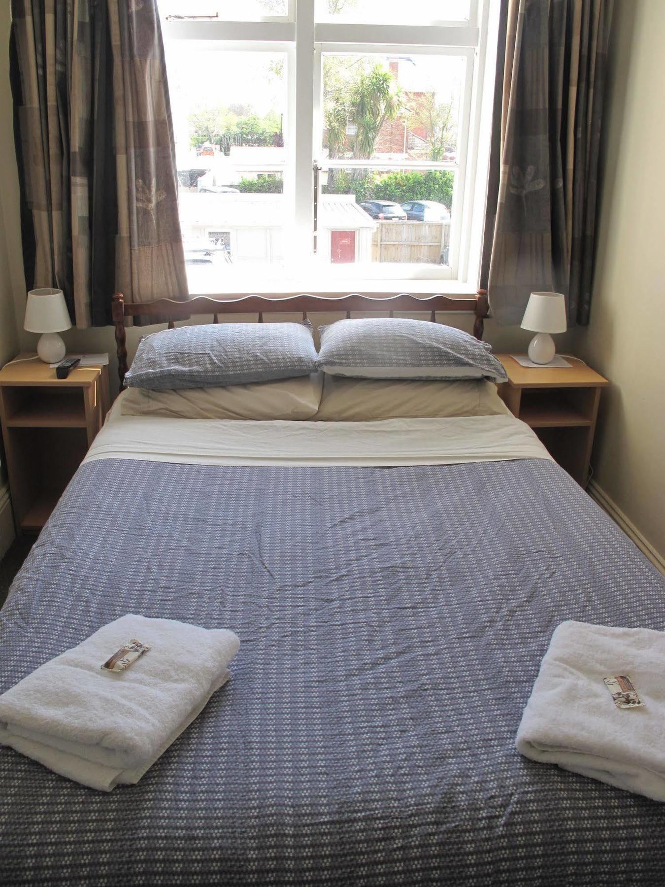 Dorset House Backpackers Hostel Christchurch Bagian luar foto